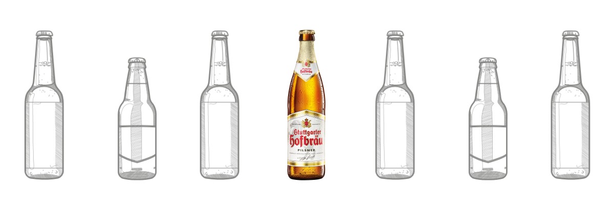 Sechs skizzierte Flaschen und eine farbige Flasche sind nebeneinander dargestellt.